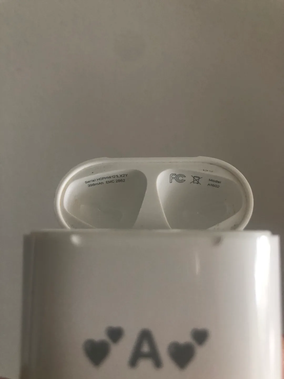Apple AirPods 2nd Generation - Right Earbud Funky 🥕 image indicator(3)