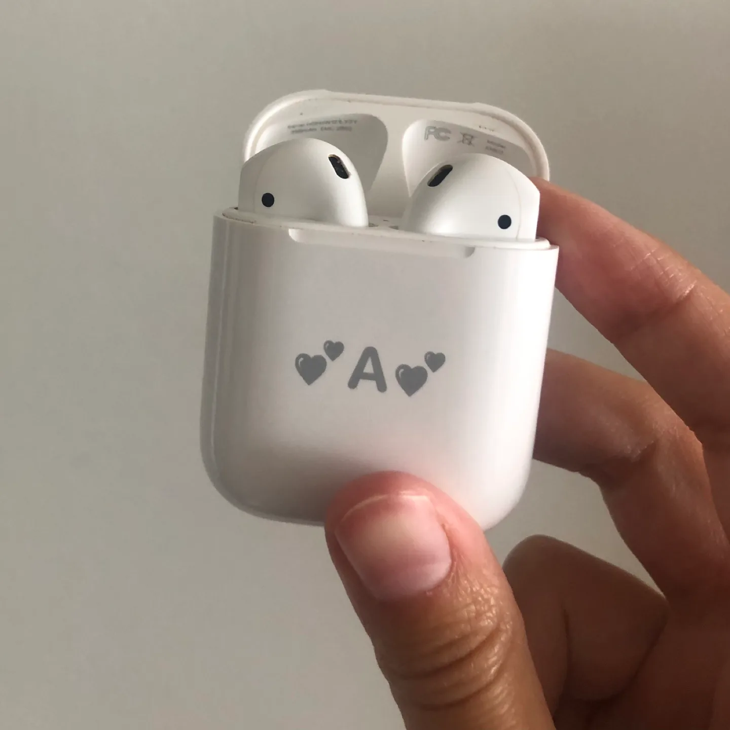 Apple AirPods 2nd Generation - Right Earbud Funky 🥕 thumbnail