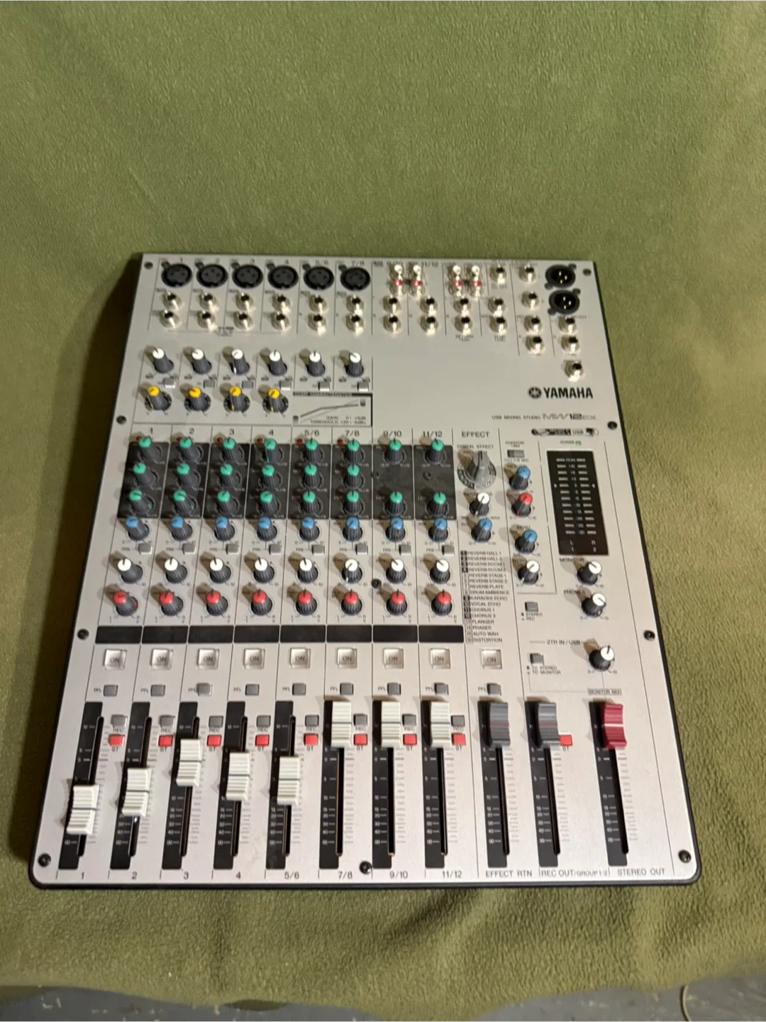 Yamaha MW12CX Mixer thumbnail