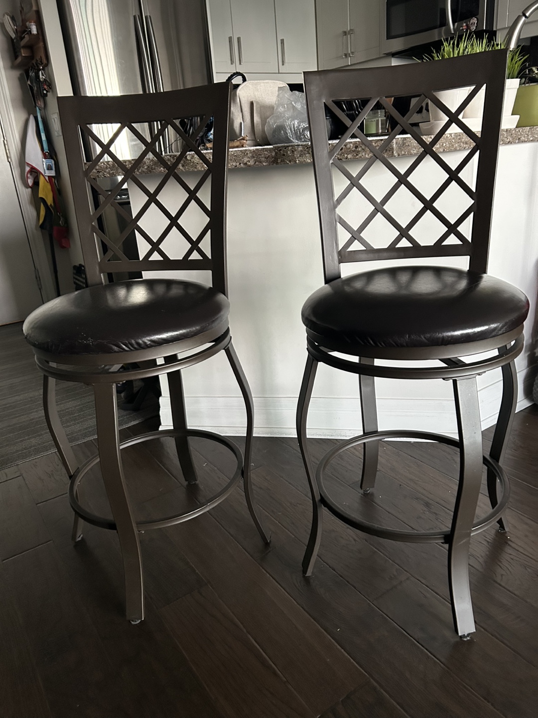 Set of 2 Swivel Bar Stools - photo 2