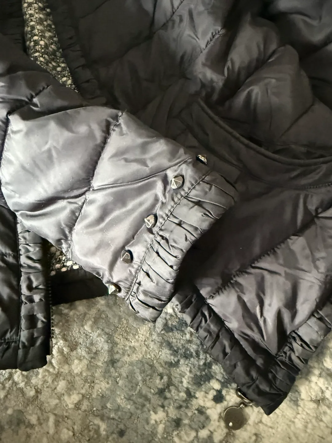 Guess Black Puffer Jacket image indicator(4)