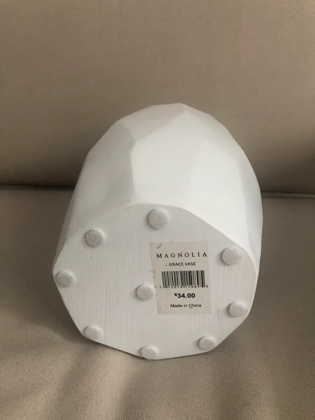 Magnolia Grace White Vase image indicator(2)