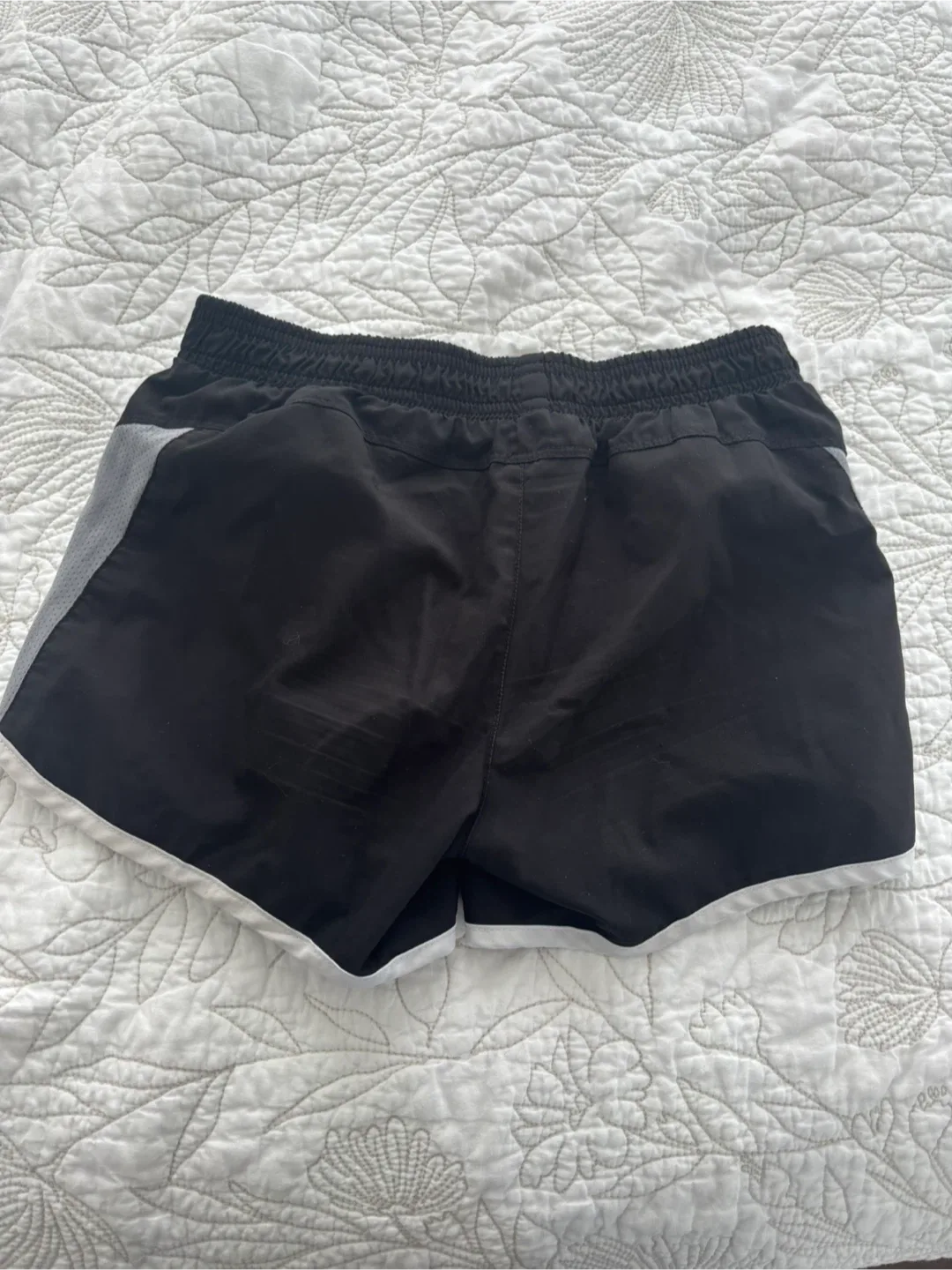 Old Navy active shorts image indicator(2)