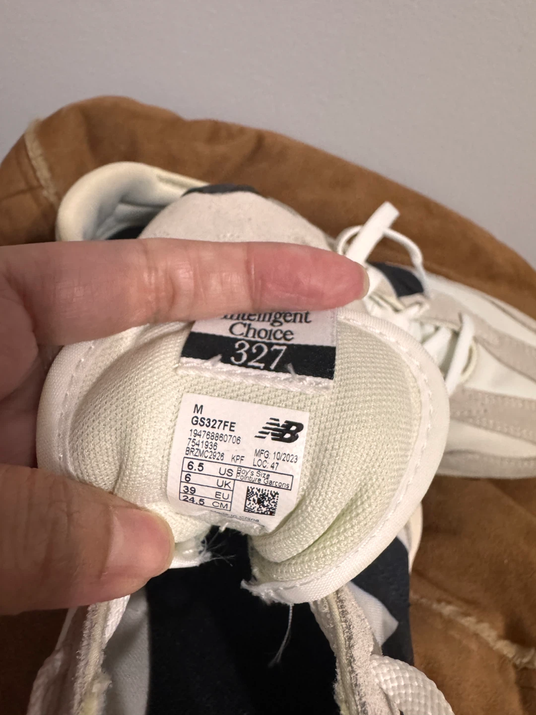 New Balance 327 Sneakers, Size 6.5 US - photo 2