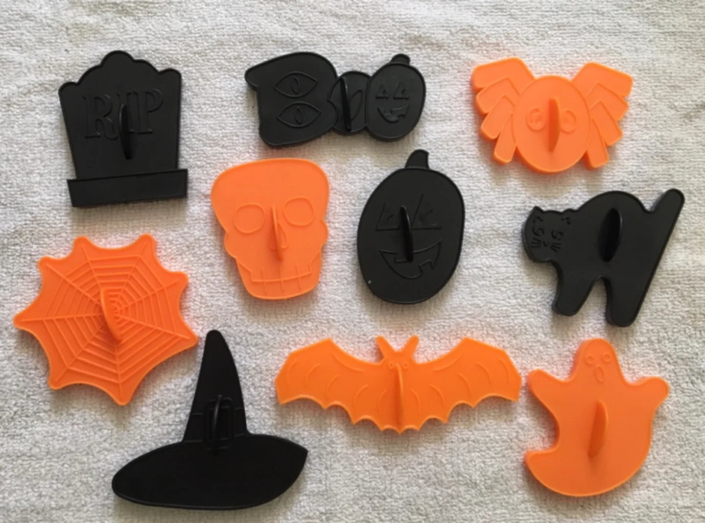 Wilton Halloween Cookie Cutter Set image indicator(3)
