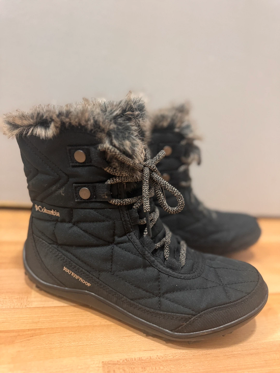 Columbia Waterproof Winter Boots, Size 6 - photo 2