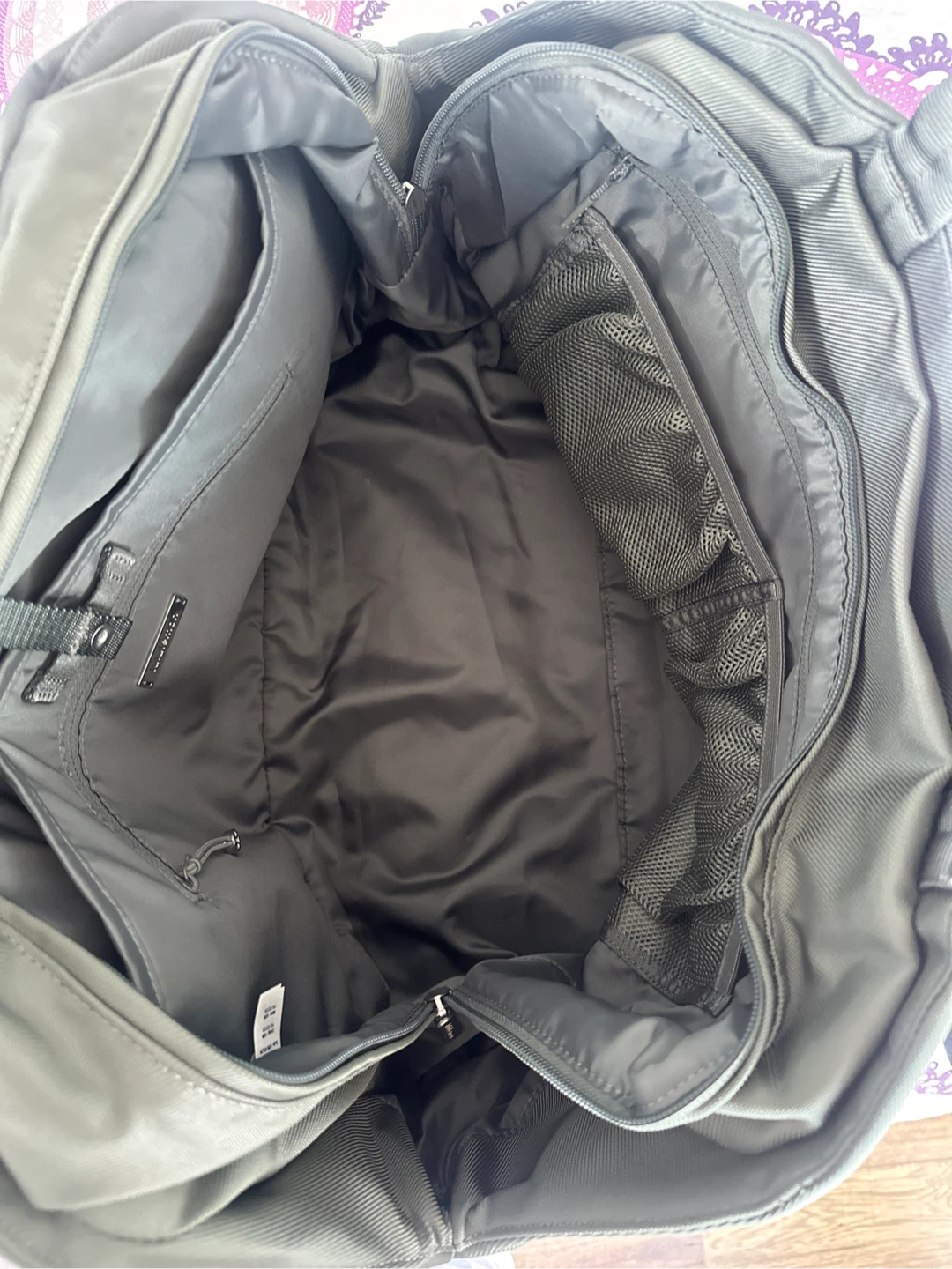 Lululemon Olive Green Gym Bag - photo 2