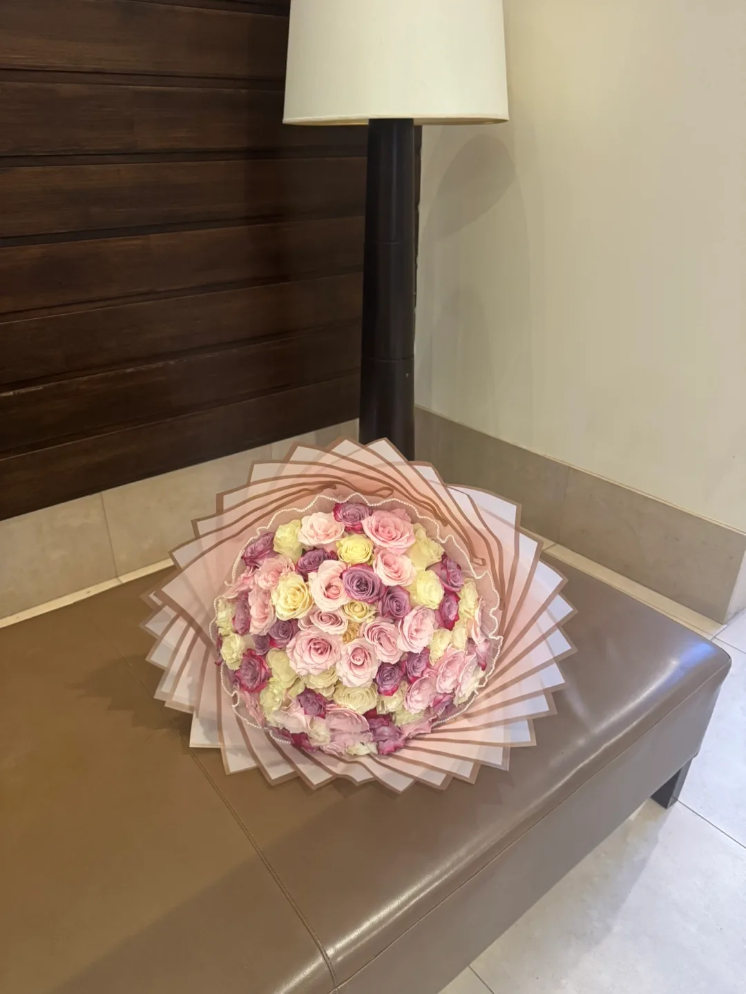 Fresh flowers bouquet image indicator(2)