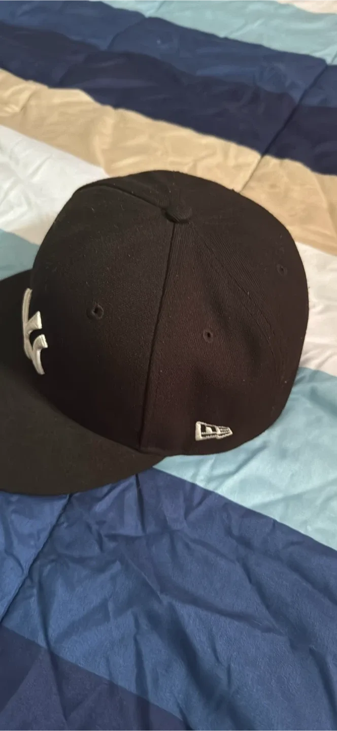 New Era NY Yankees 59FIFTY Fitted Hat - Size 7 1/4 image indicator(2)