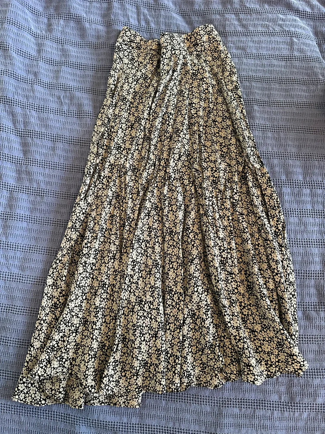 Zara Floral Print Skirt - Size M thumbnail