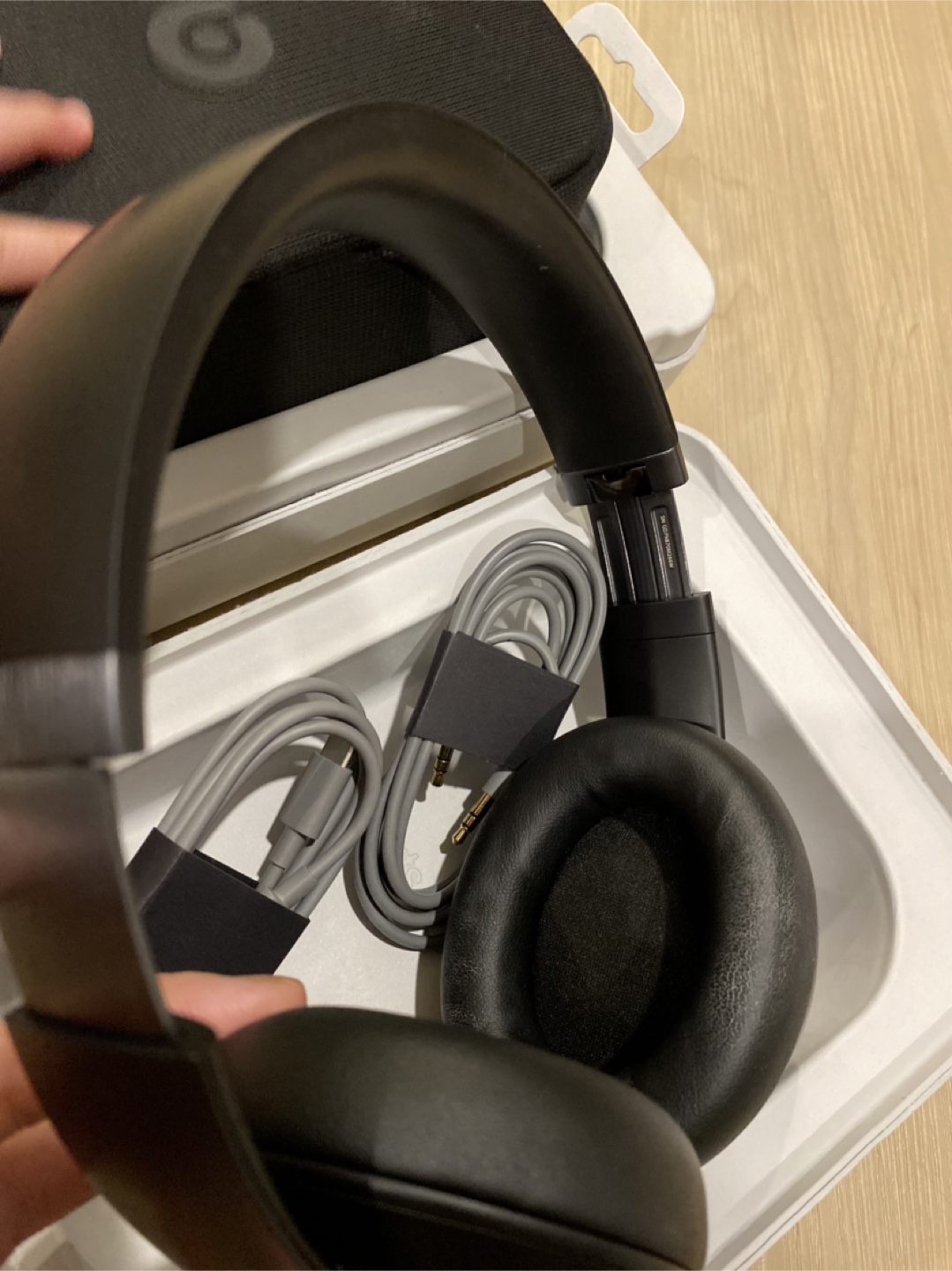 Beats Studio Pro Black Headphones with Box - photo 5