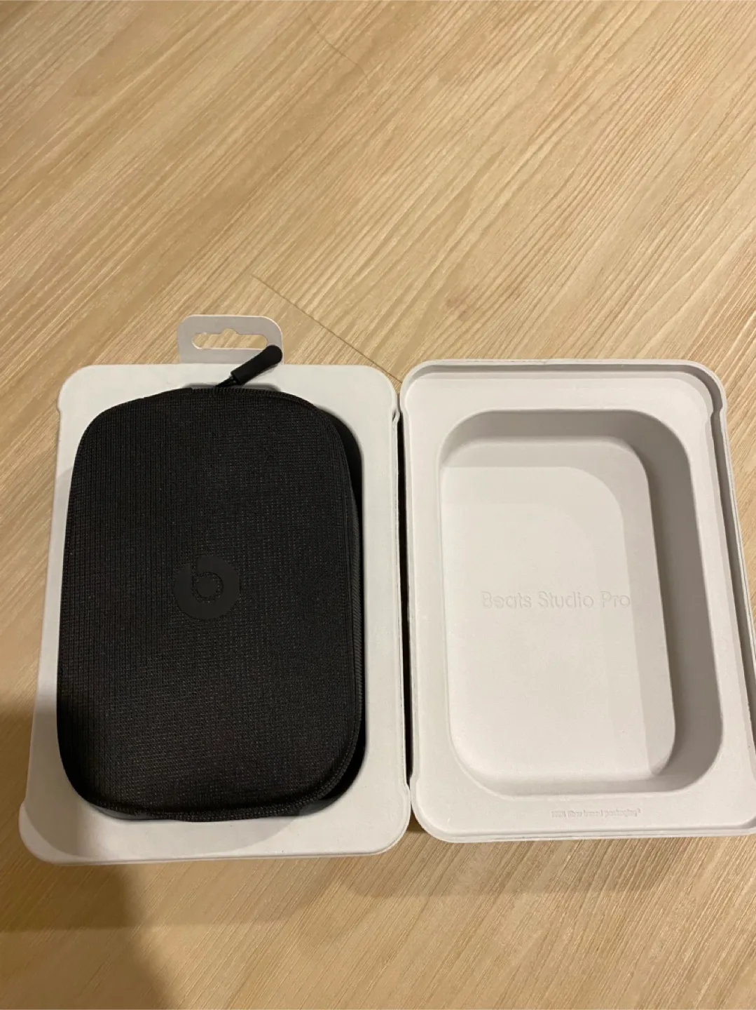 Beats Studio Pro Black Headphones with Box image indicator(3)