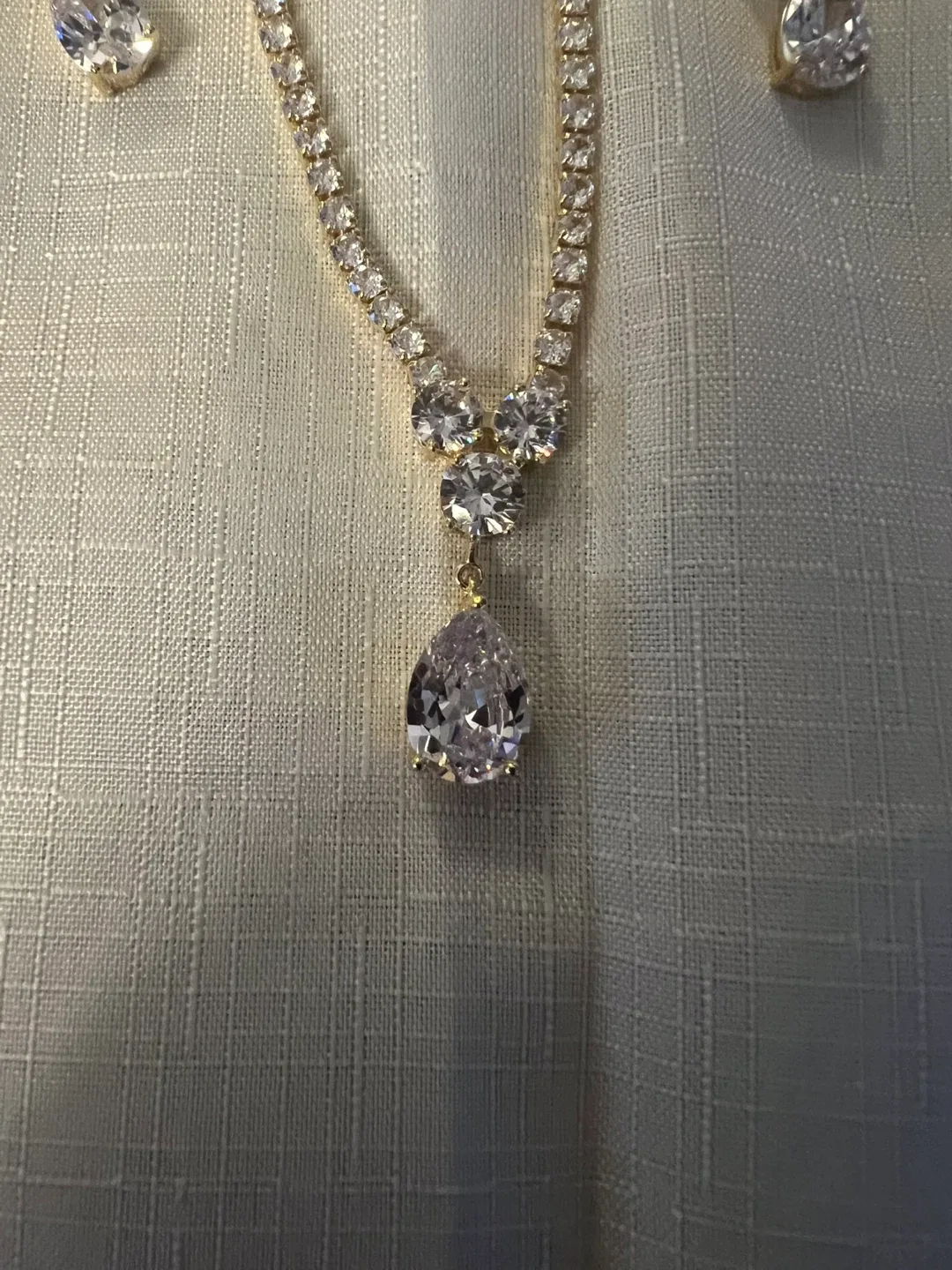 Gold Tone Necklace and Earrings Set image indicator(4)