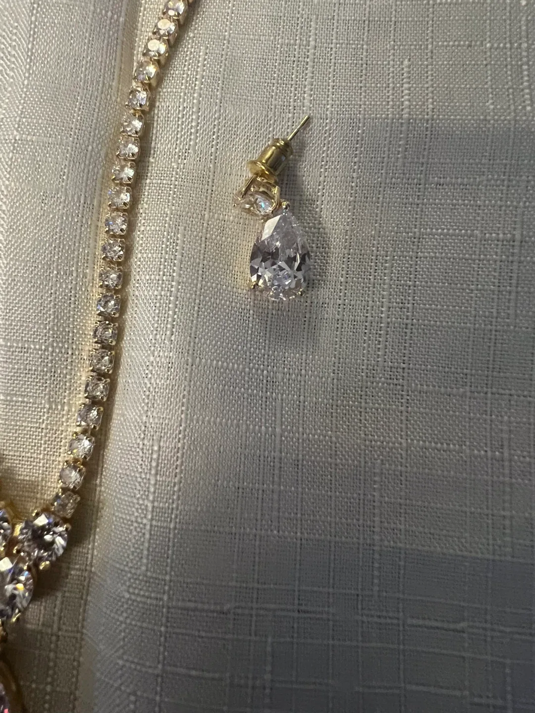 Gold Tone Necklace and Earrings Set image indicator(10)