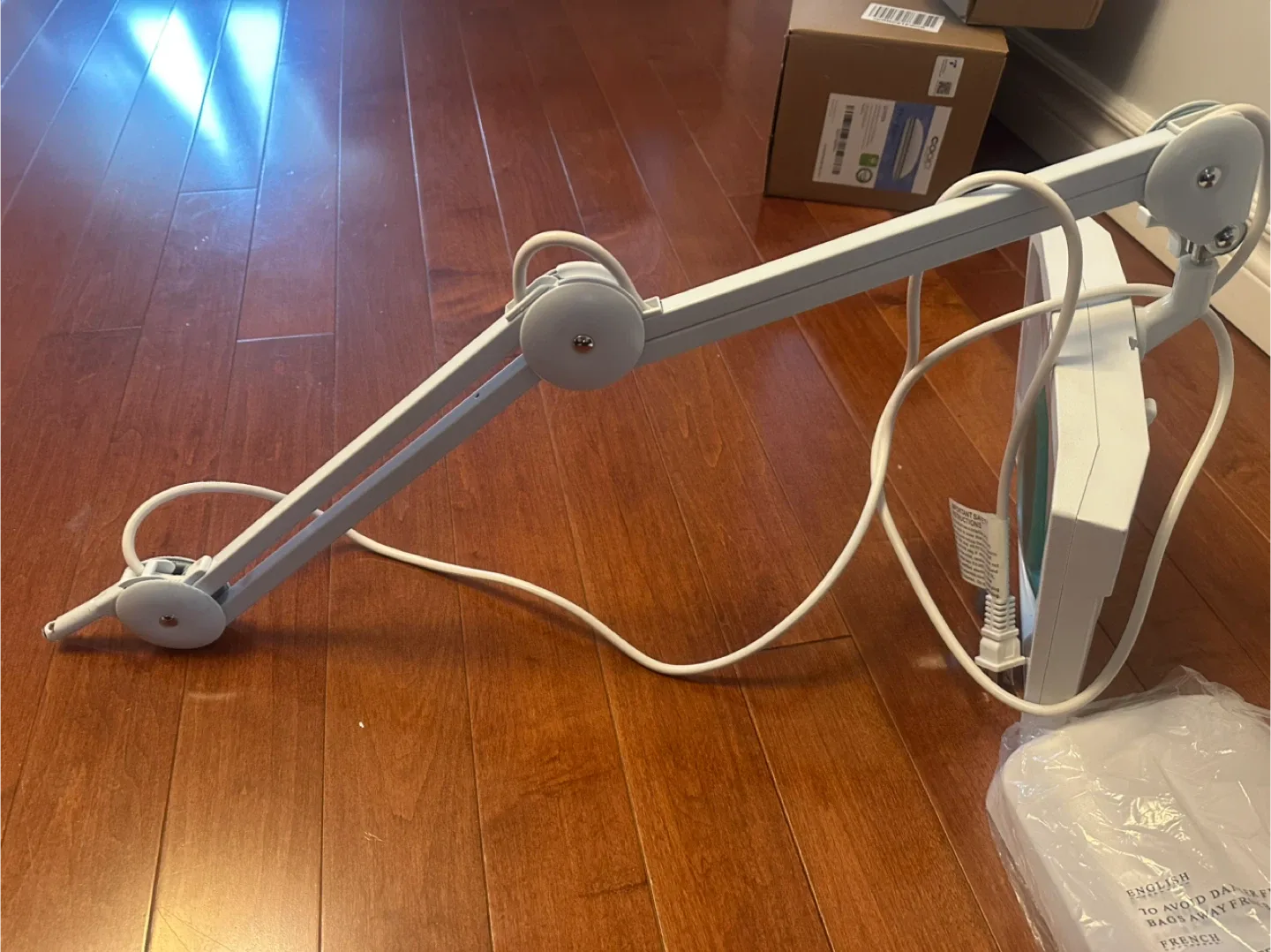 Magnifying lamp with stand image indicator(3)