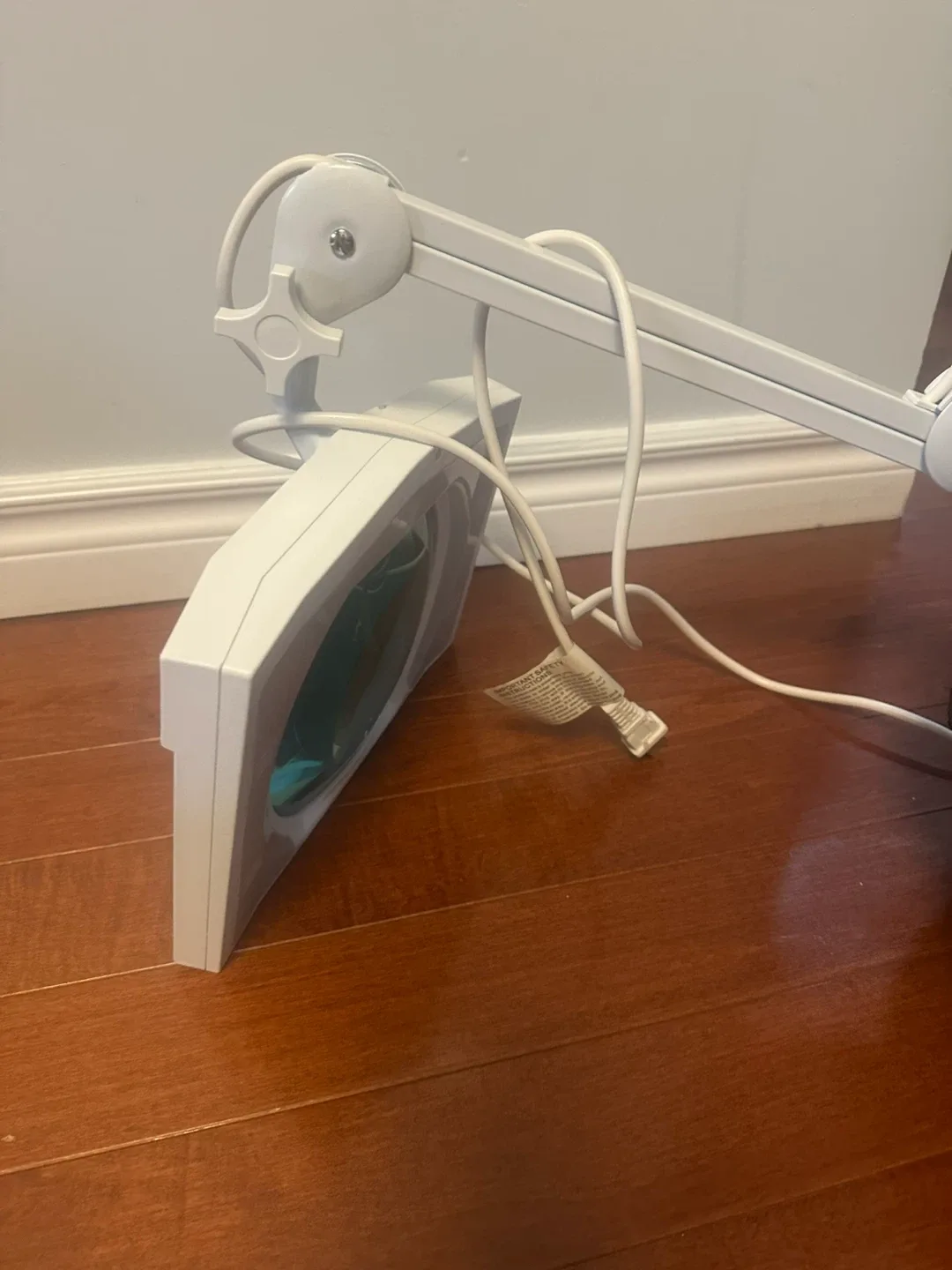 Magnifying lamp with stand image indicator(7)