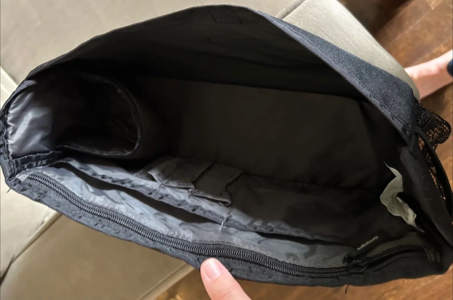 Eddie Bauer Black car Bag image indicator(2)