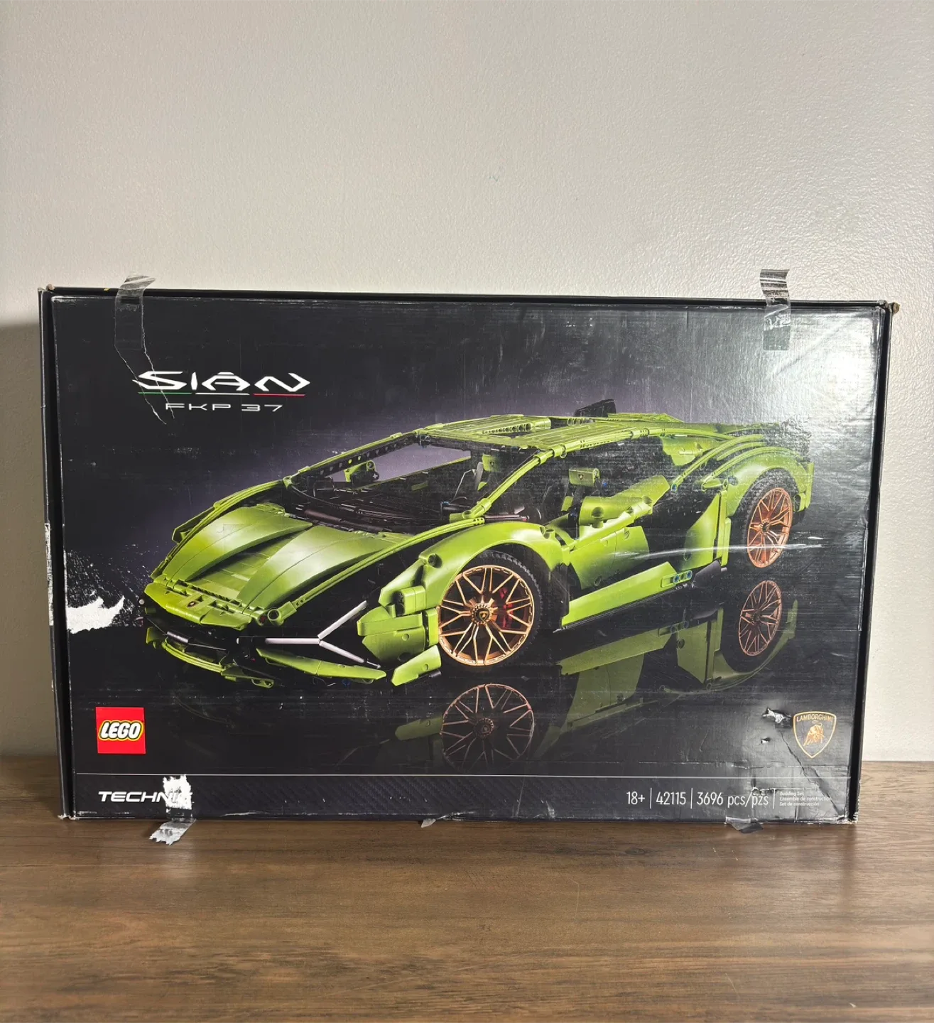 LEGO Technic Lamborghini Sián FKP 37 (42115) - Trending Deal! thumbnail