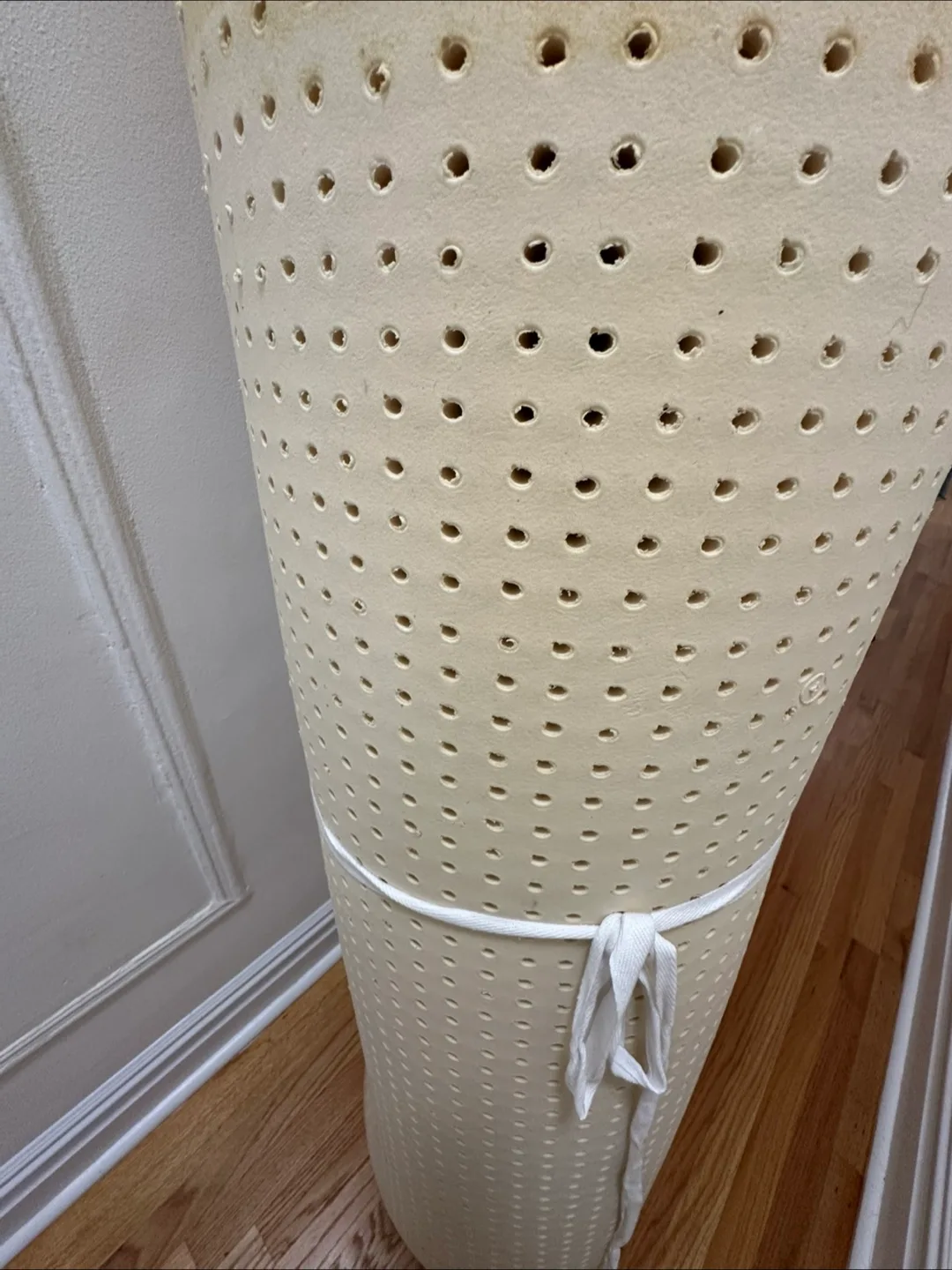 Natural Latex Mattress Topper - Comfortable and Supportive image indicator(2)