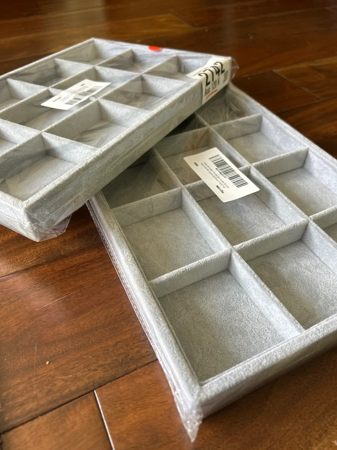 Grey Velvet jewelry Organizer image indicator(2)