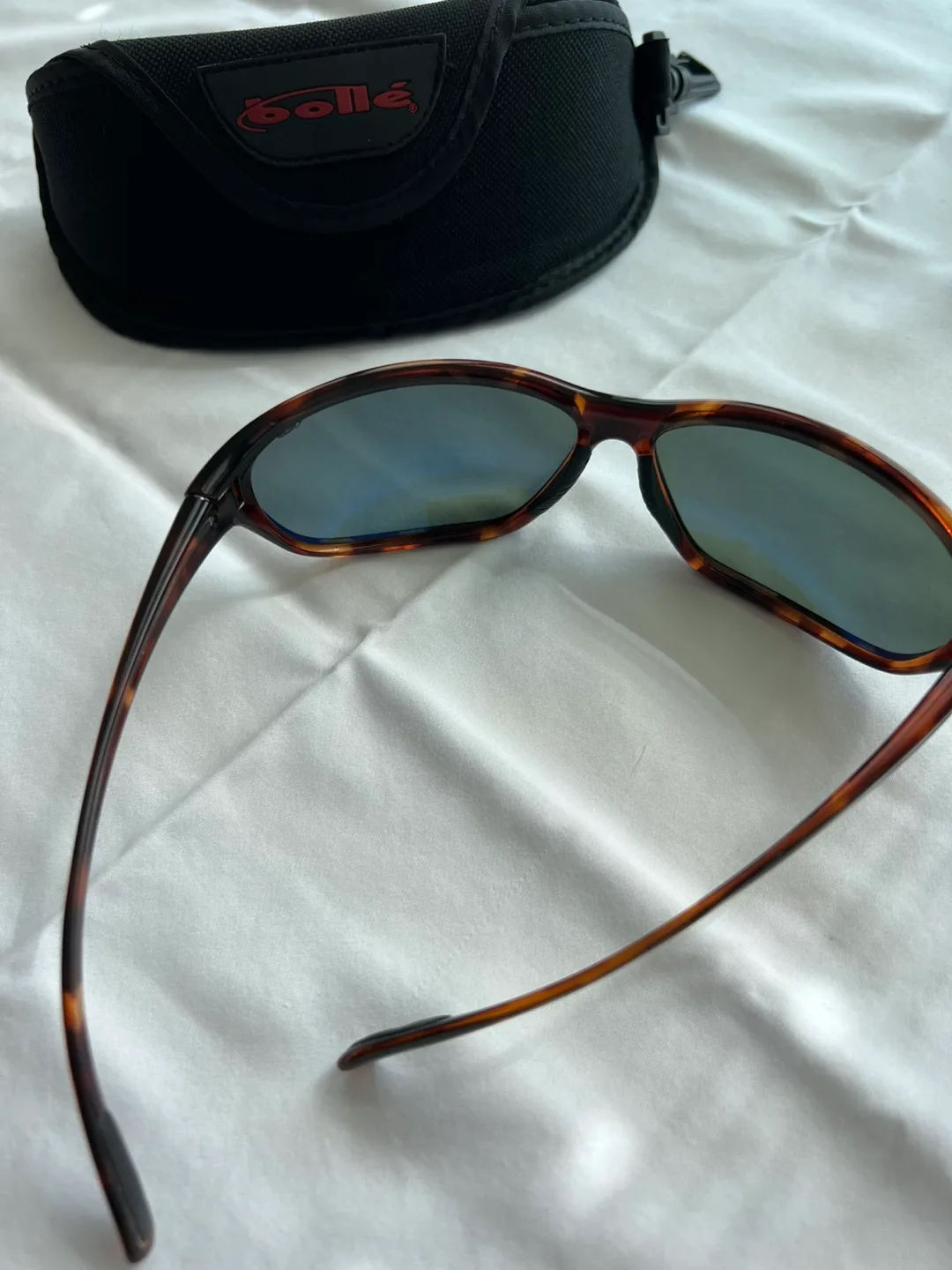 Bollé Venom unisex Sunglasses with Case image indicator(7)