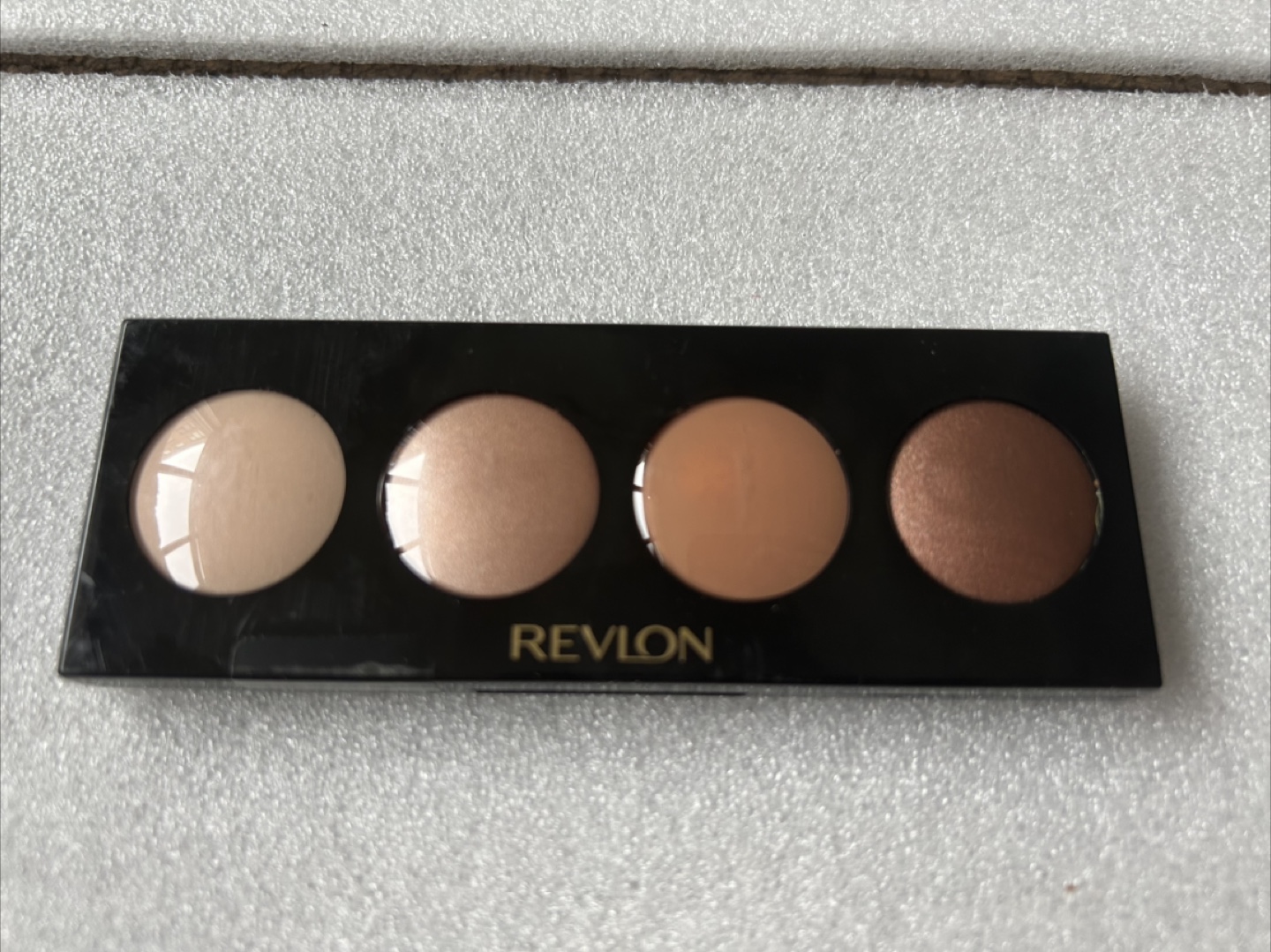 NEW Revlon 0.12oz Crème Eyeshadow Palette, 710 Not Just Nudes