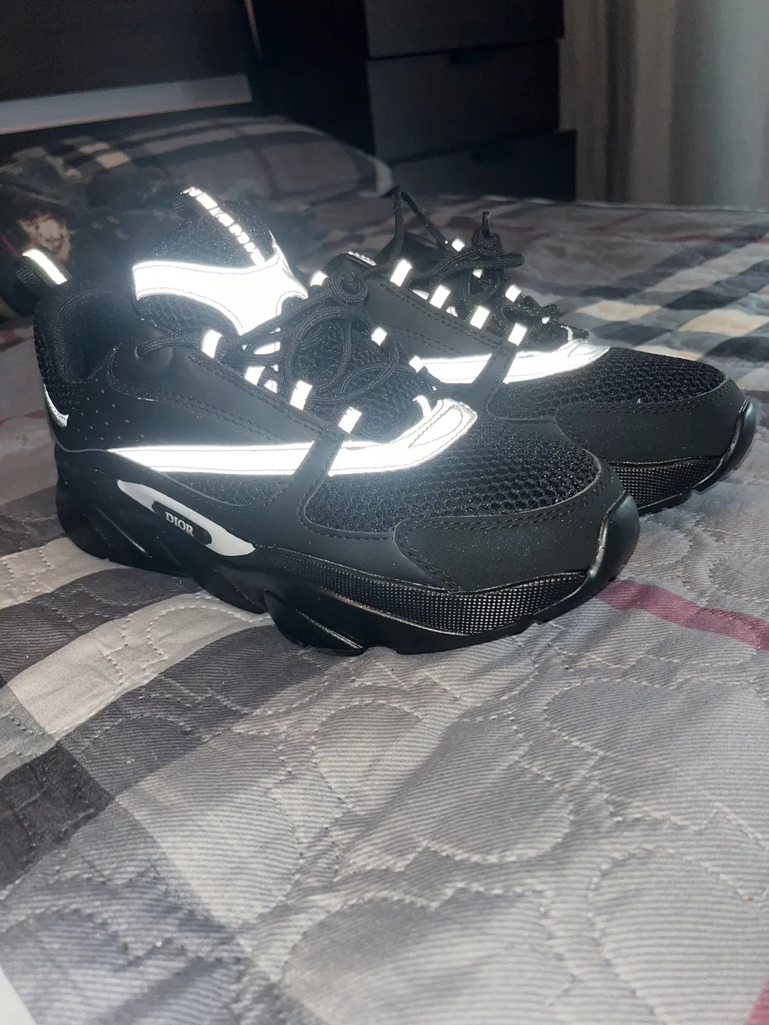 Dior B22 image indicator(8)