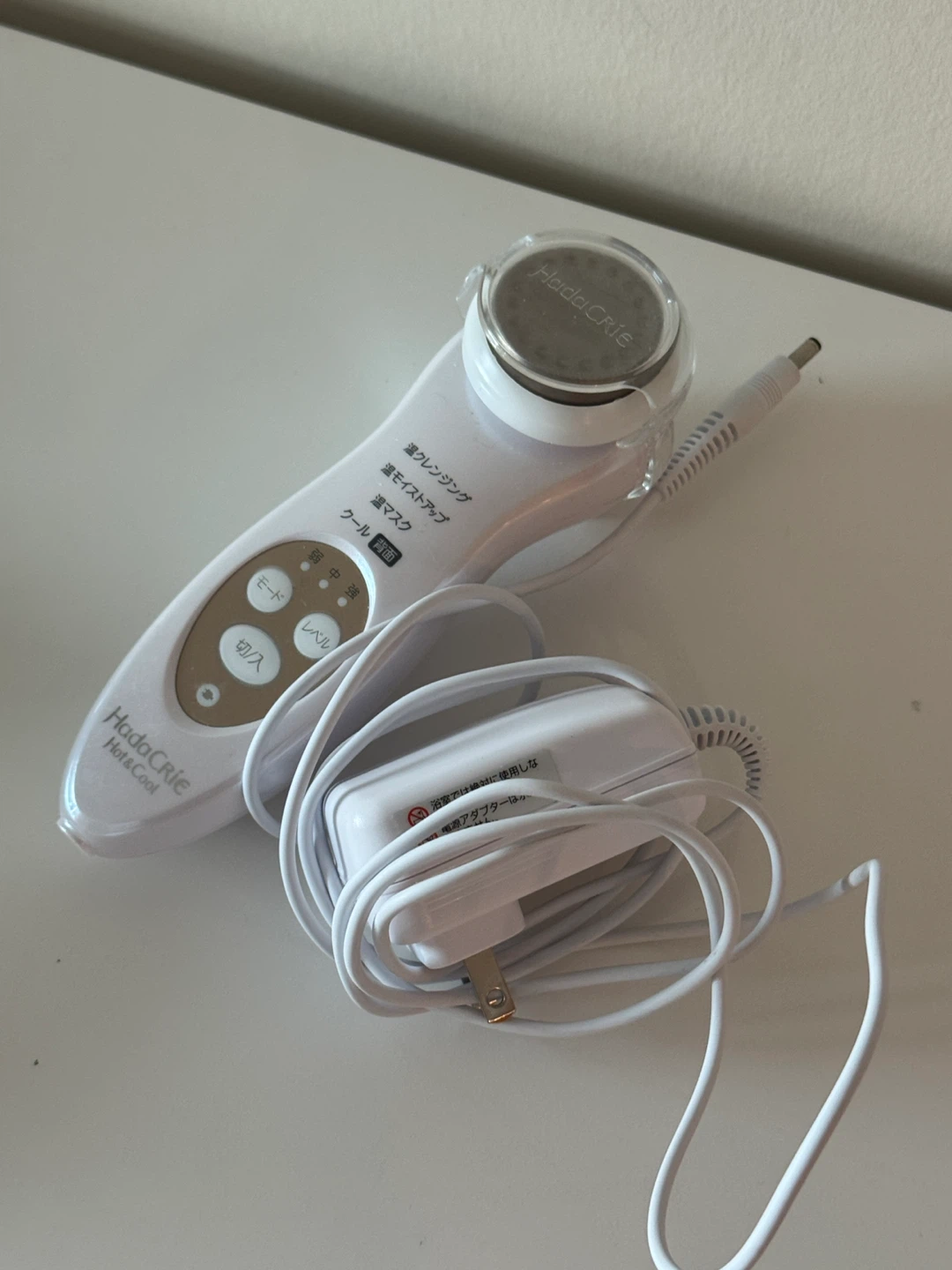 Hitachi Hada Crie Hot & Cool CM-N4000 Facial Device - photo 3
