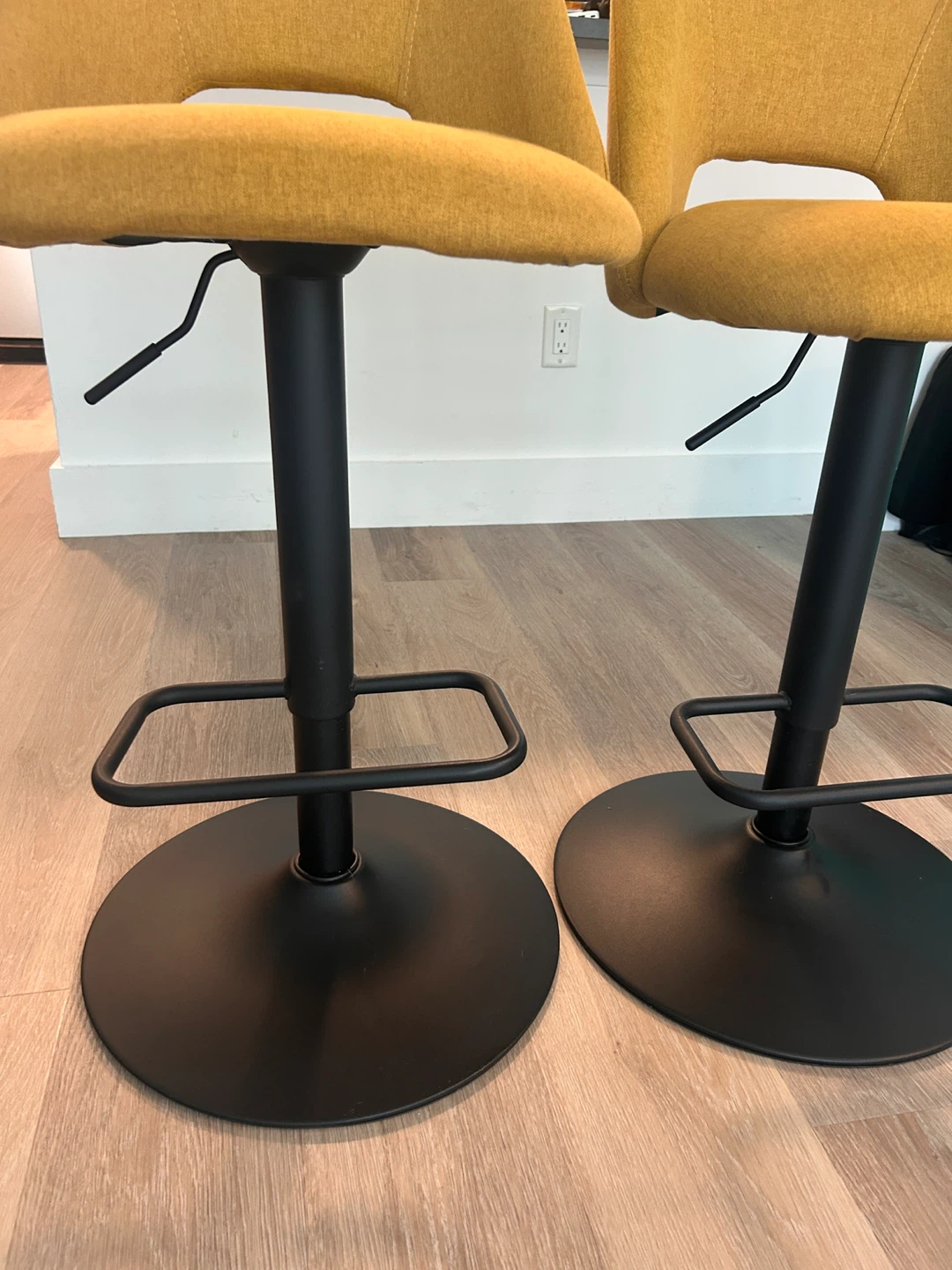 Set of 2 Swivel Bar Stools - Yellow - photo 4