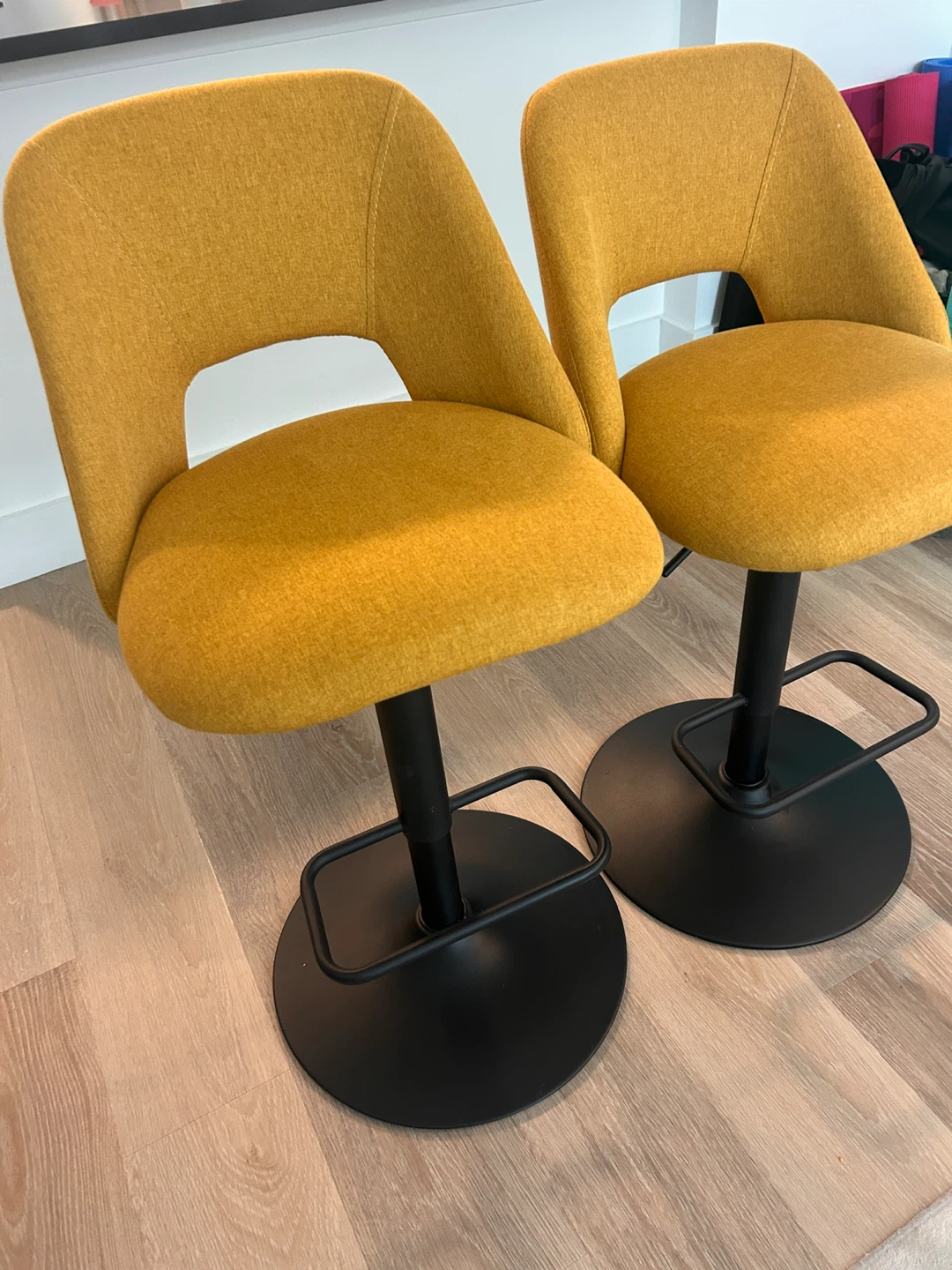 Set of 2 Swivel Bar Stools - Yellow - photo 3