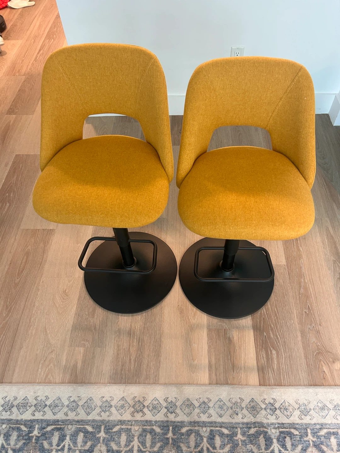 Set of 2 Swivel Bar Stools - Yellow - photo 2