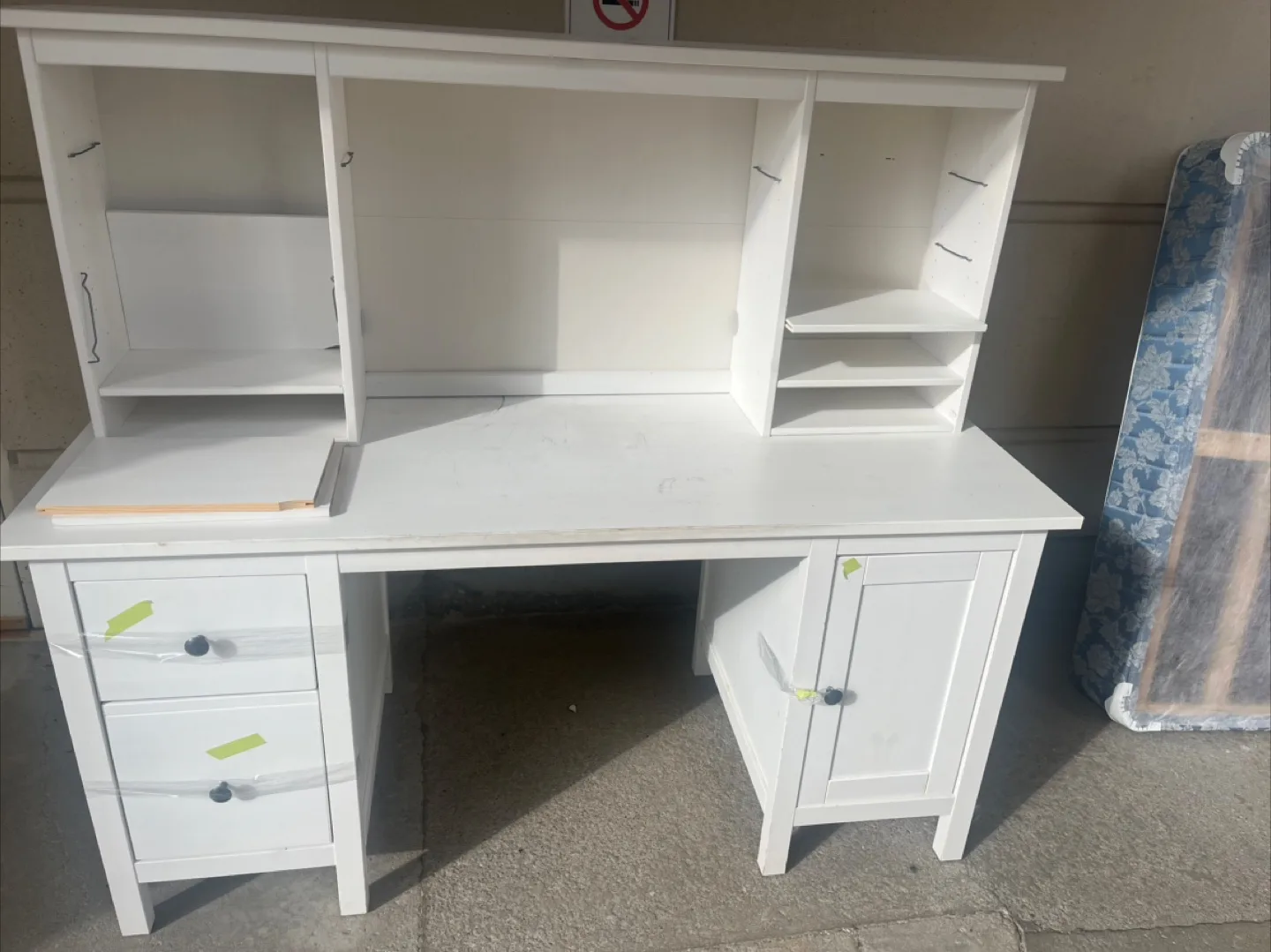 White Desk with Hutch - Great for Study! image indicator(9)