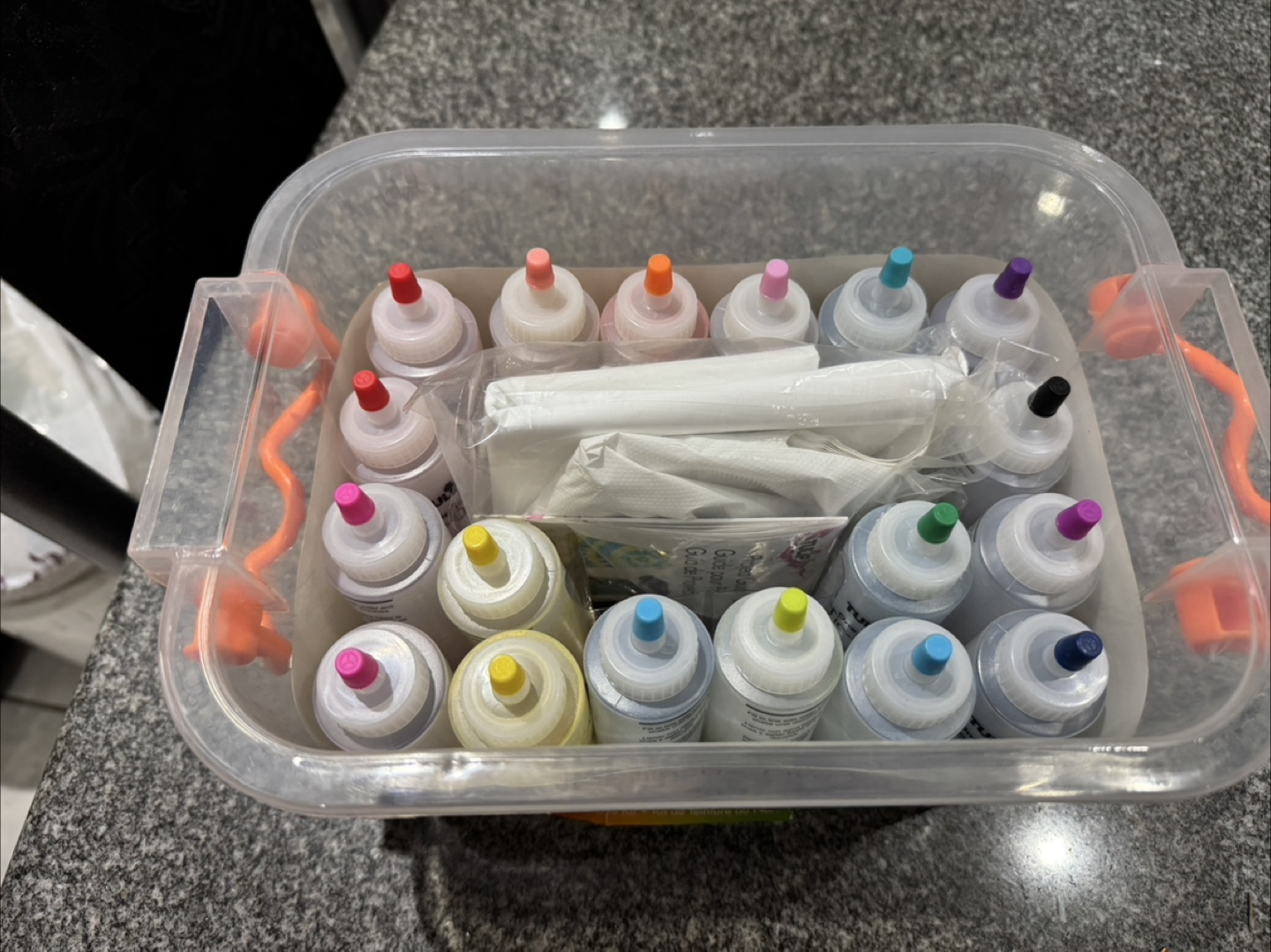 Tulip One-Step Tie-Dye Kit, Tie-Dye Party, 123 pc/pz - photo 2