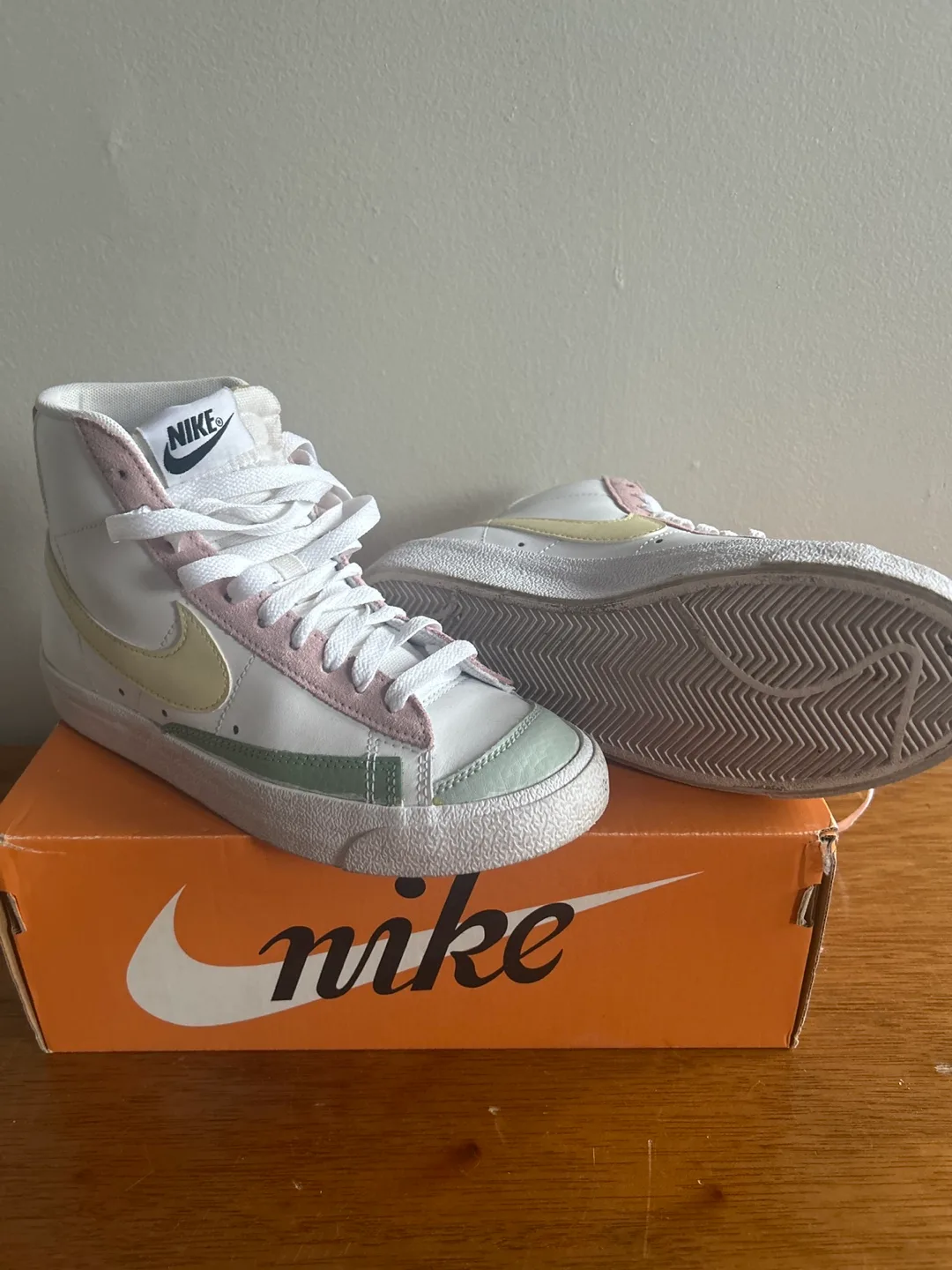 Nike Blazer Mid '77 WMNS – Multi-Color (White/Pink/Yellow/Green) image indicator(3)