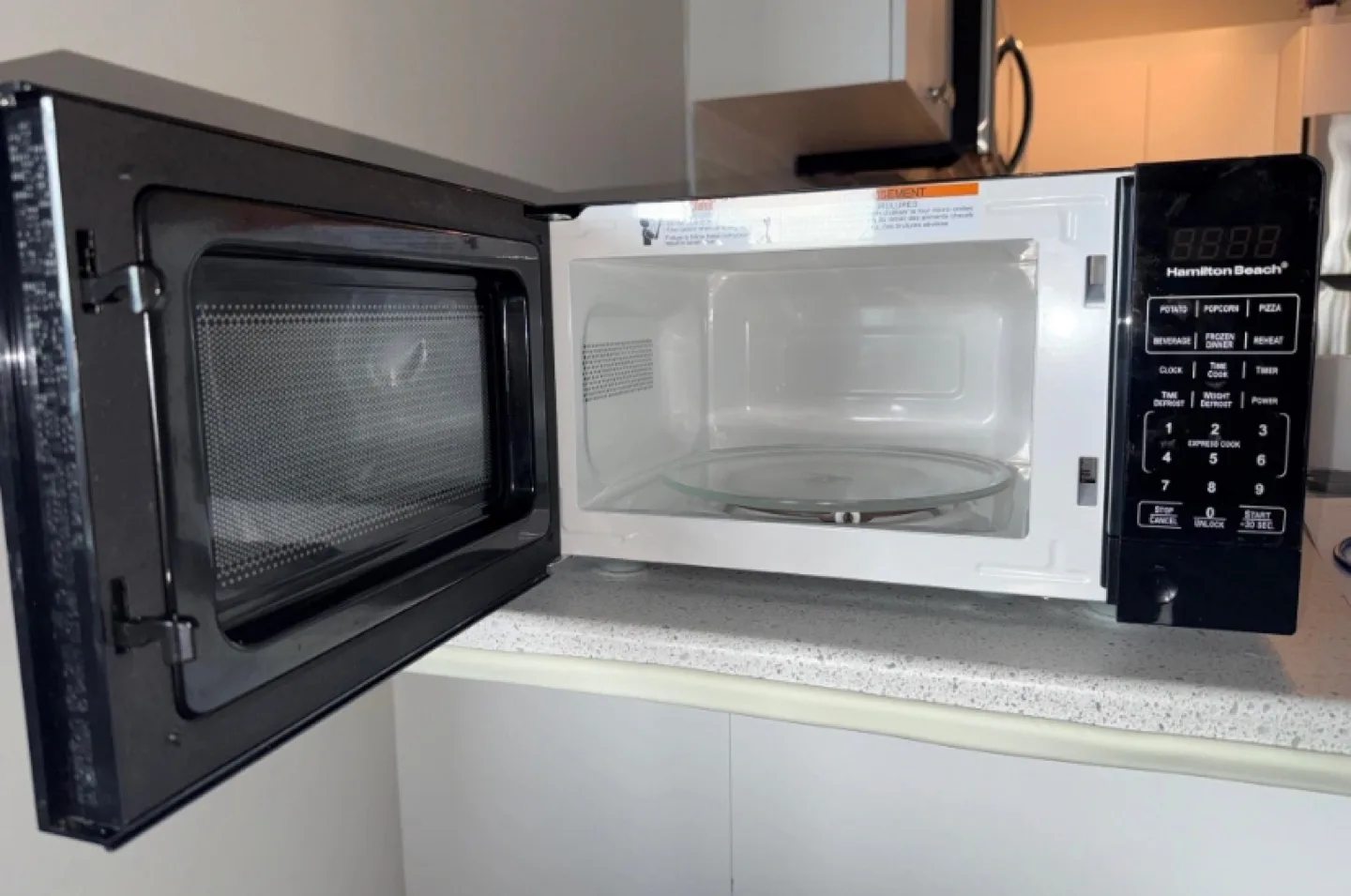 Hamilton Beach 0.7 cu ft Microwave - Black image indicator(7)