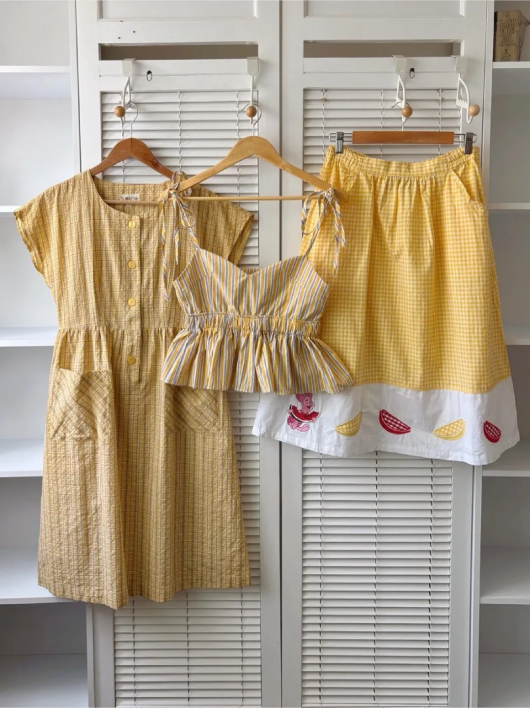 Vintage Gingham Skirt with Piglet Embroidery | image indicator(4)