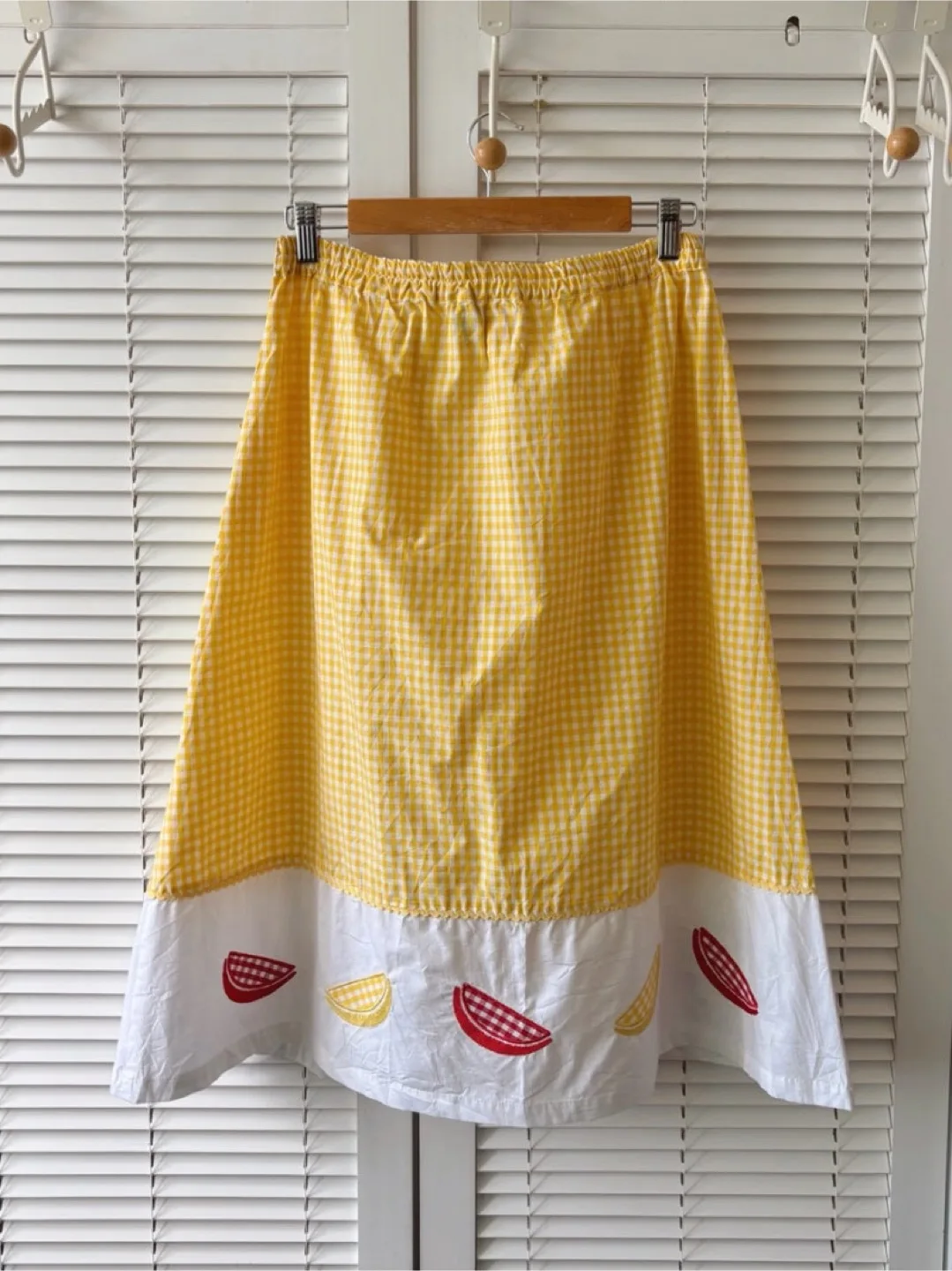 Vintage Gingham Skirt with Piglet Embroidery | image indicator(8)