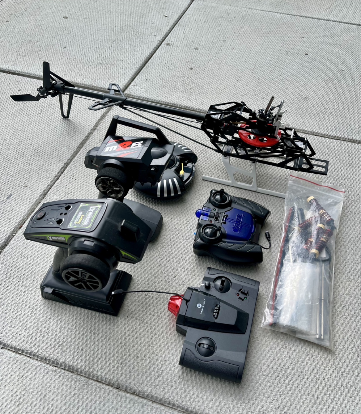 RC Controllers & Parts - photo 4