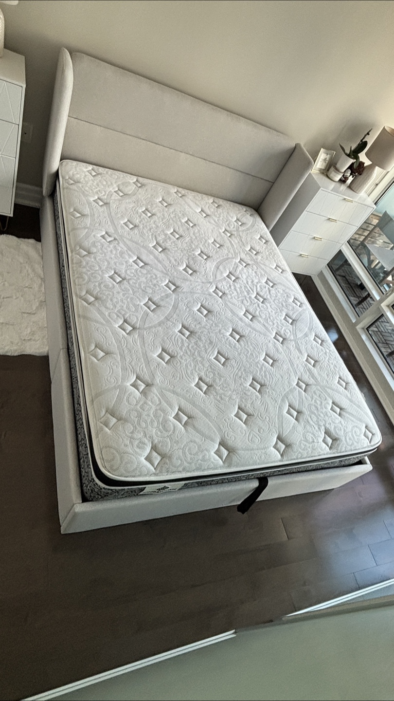 Kingsdown Mattress Queen size like new (Sleep country) - photo 2