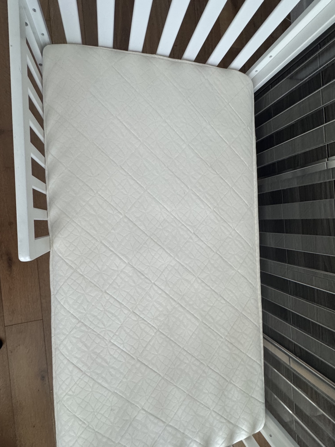 Baby crib and mattress - photo 5