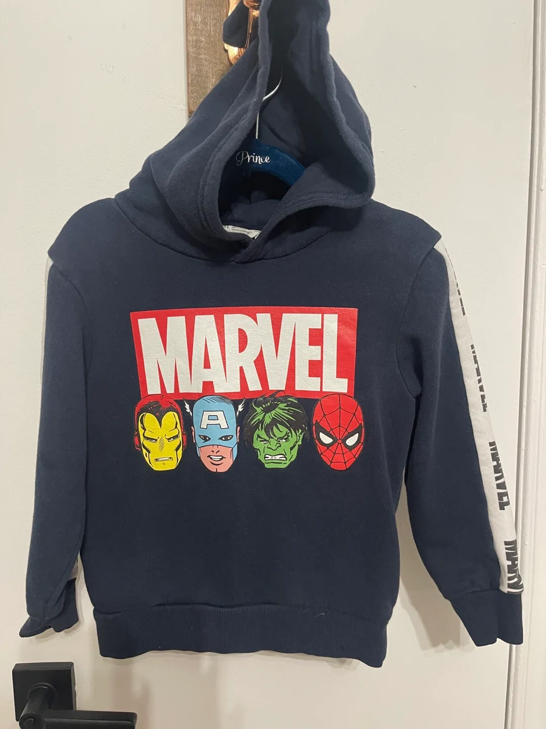 Bots 5/6 Marvel sweater H&M thumbnail