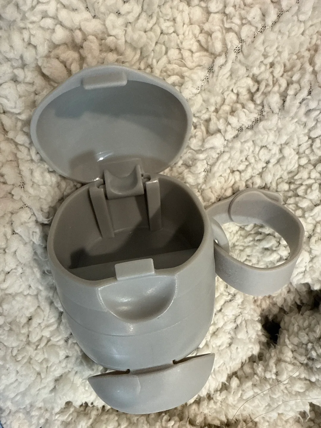 Ubbi Pacifier Holder Case & microwavable pacifier holder image indicator(3)