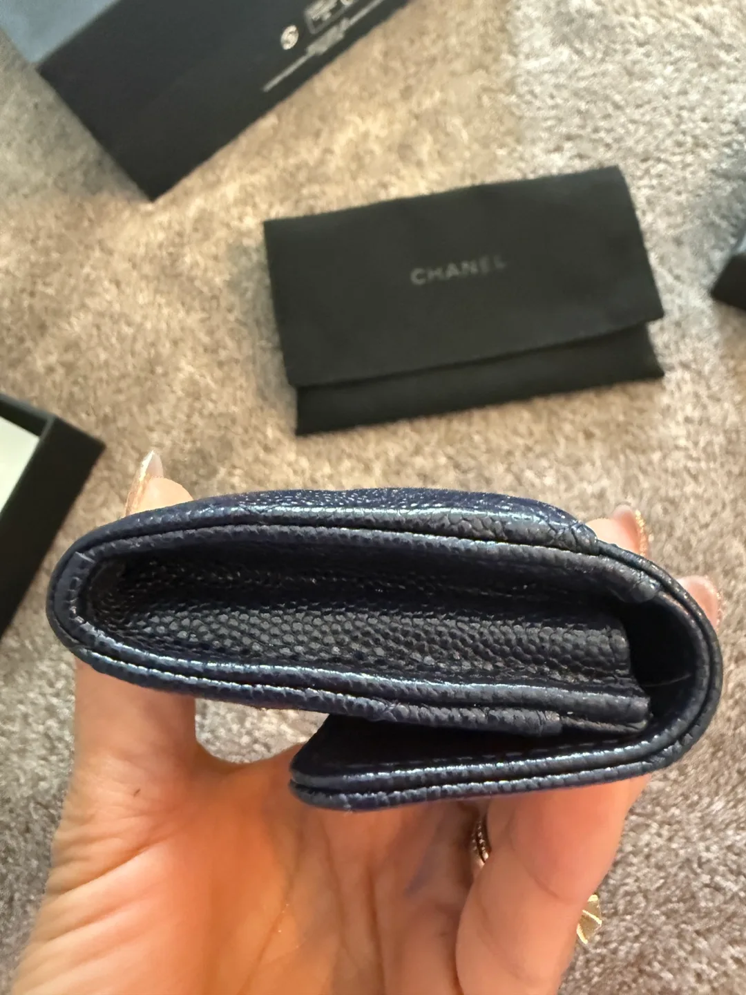 Chanel Caviar Leather Card Holder image indicator(6)