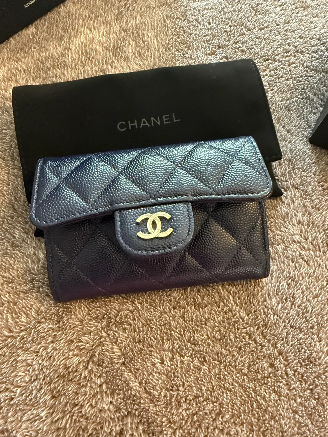 Chanel Caviar Leather Card Holder image indicator(8)