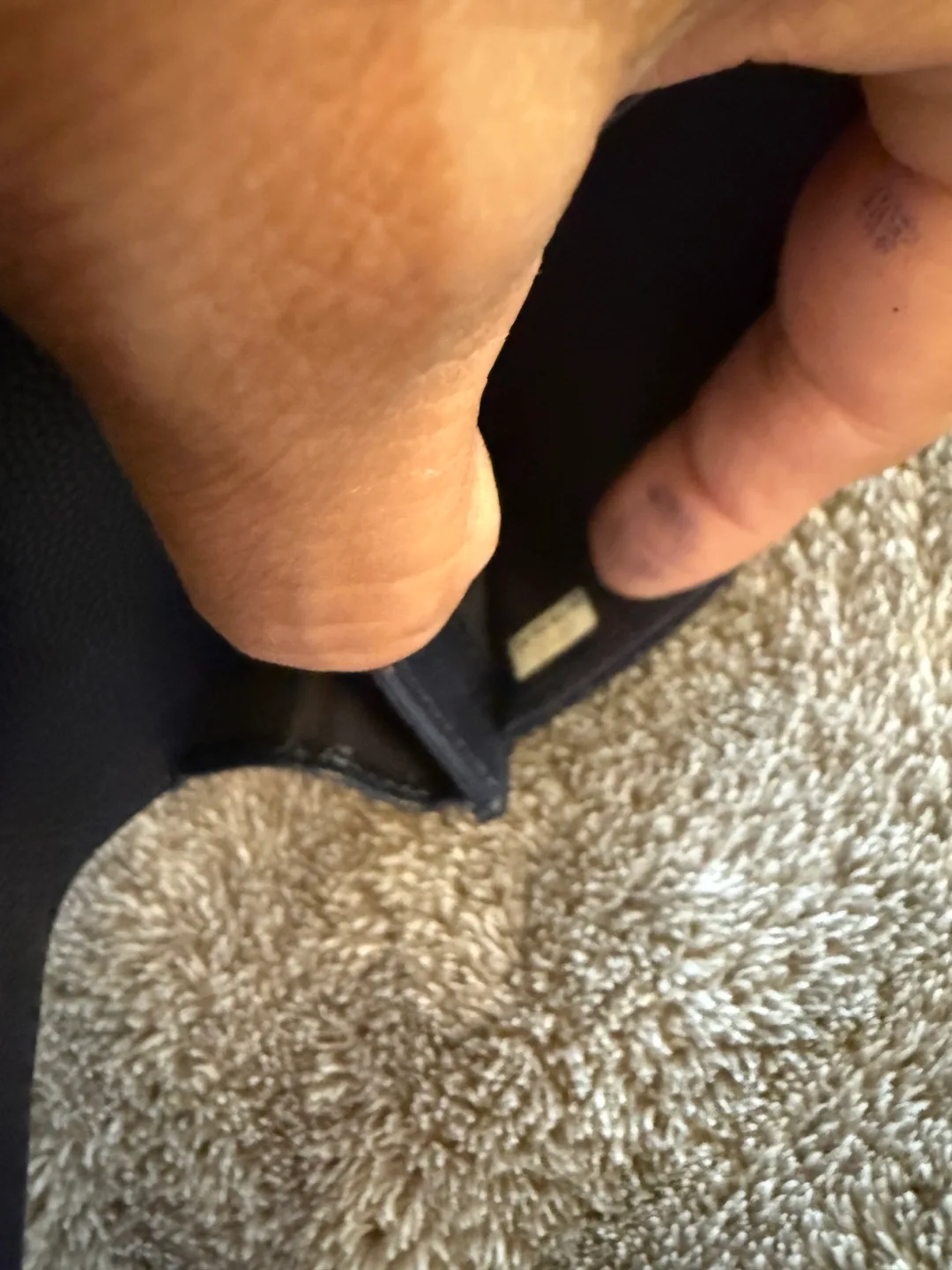 Chanel Caviar Leather Card Holder image indicator(5)