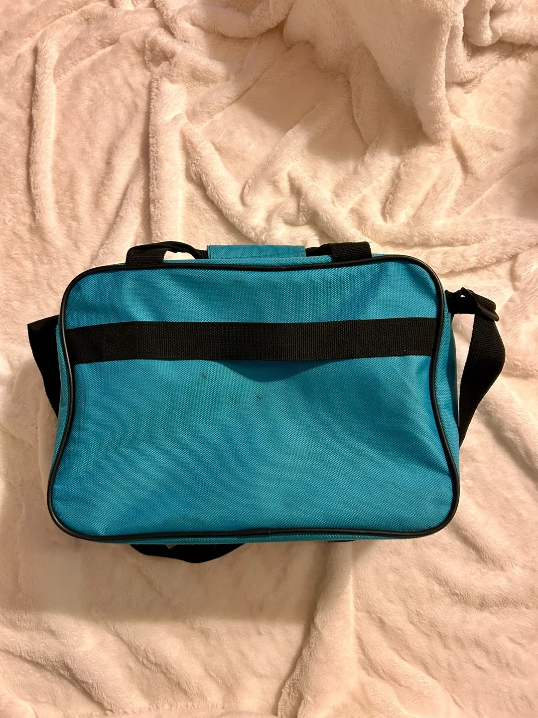 Retro-Style Carry-On Bag image indicator(2)