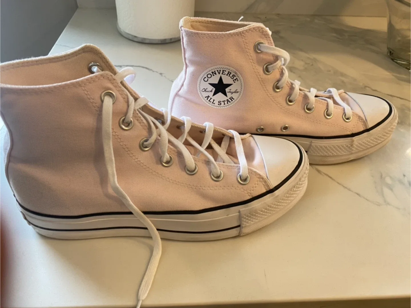 Converse Chuck Taylor All Star Lift High Top - Size 8.5 image indicator(2)