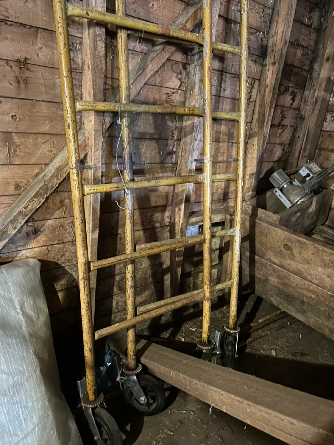 Metal Rolling Scaffold thumbnail