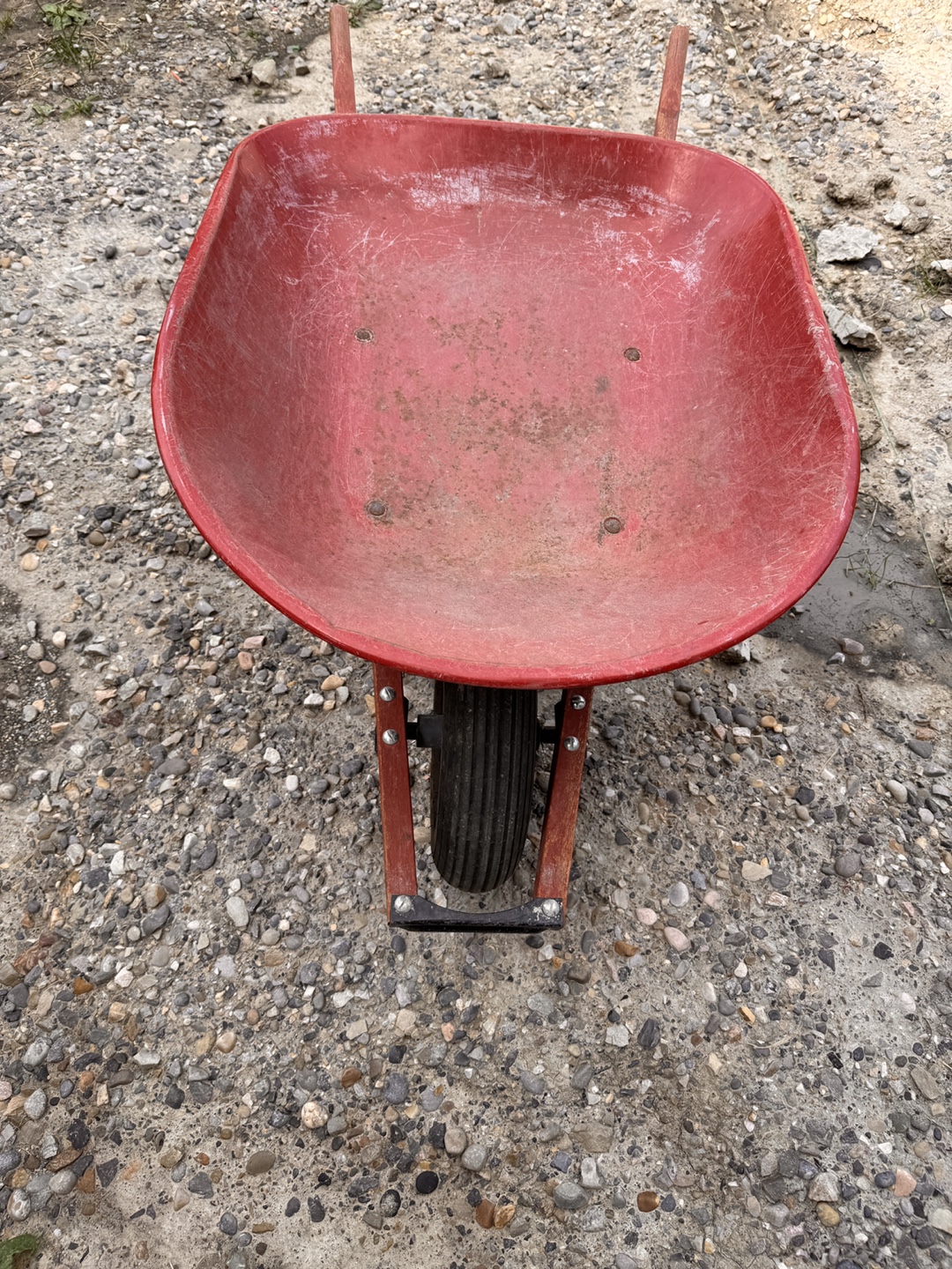 Red Wheelbarrow - photo 3