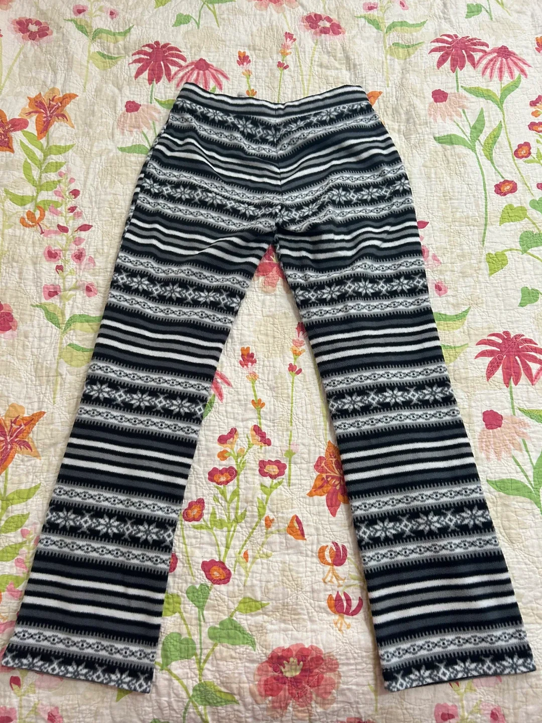 Old Navy Fleece Pajama Pants - XS image indicator(2)